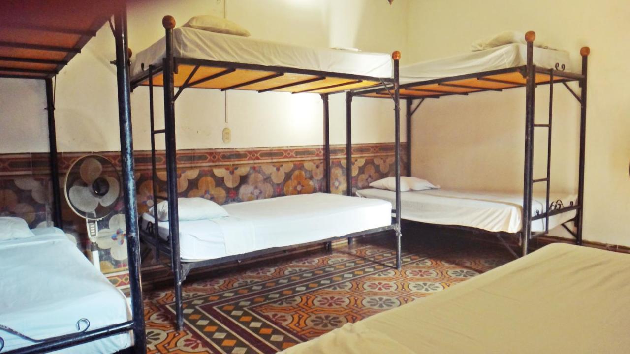 Hostal Sonati Leon Exterior photo
